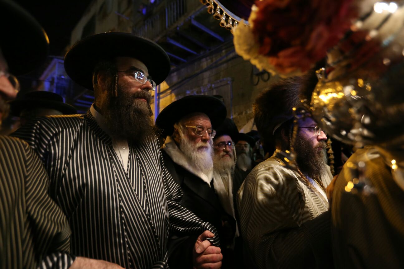 הכנסת ספר תורה בחסידות תולדות אהרון