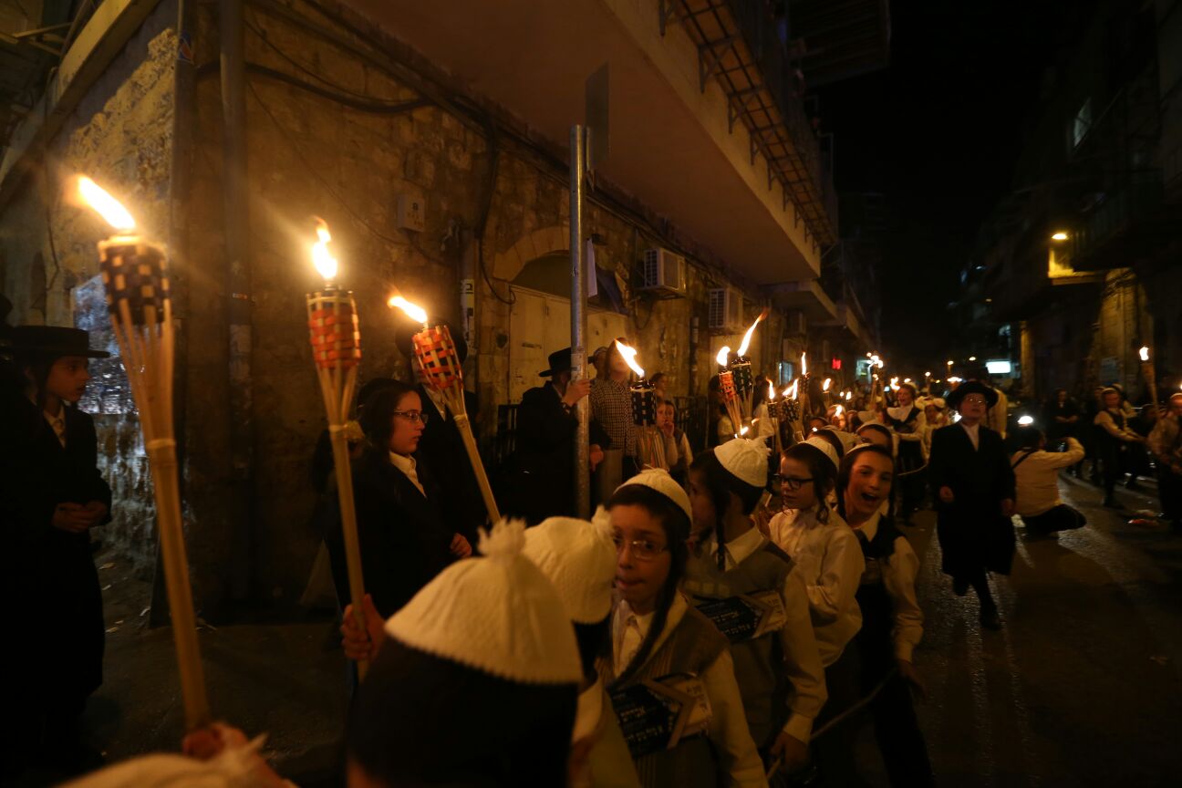 הכנסת ספר תורה בחסידות תולדות אהרון