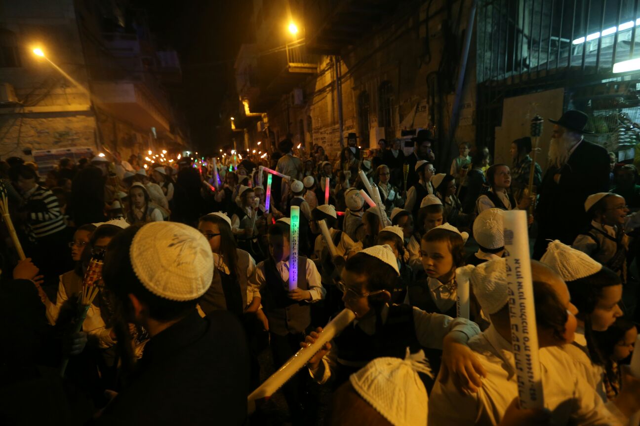 הכנסת ספר תורה בחסידות תולדות אהרון