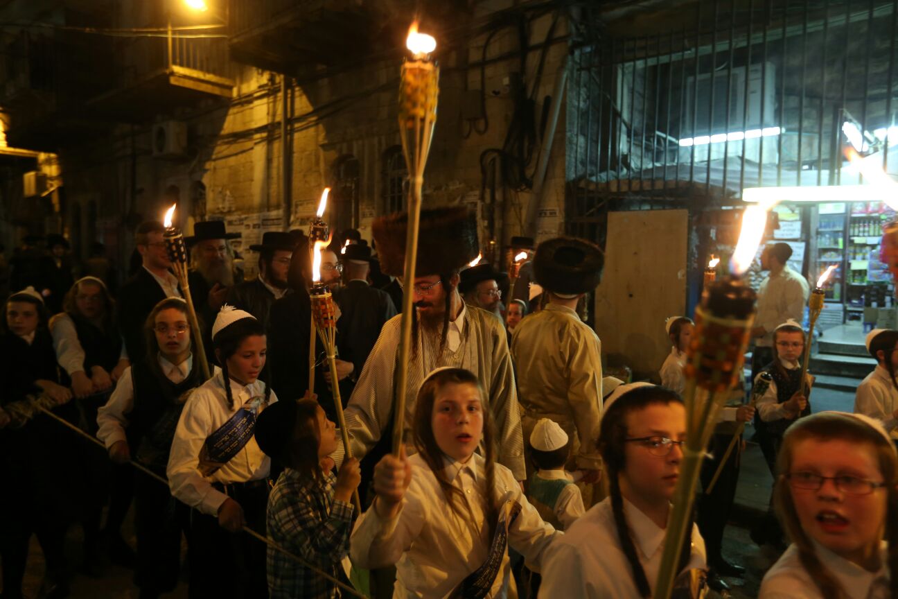 הכנסת ספר תורה בחסידות תולדות אהרון