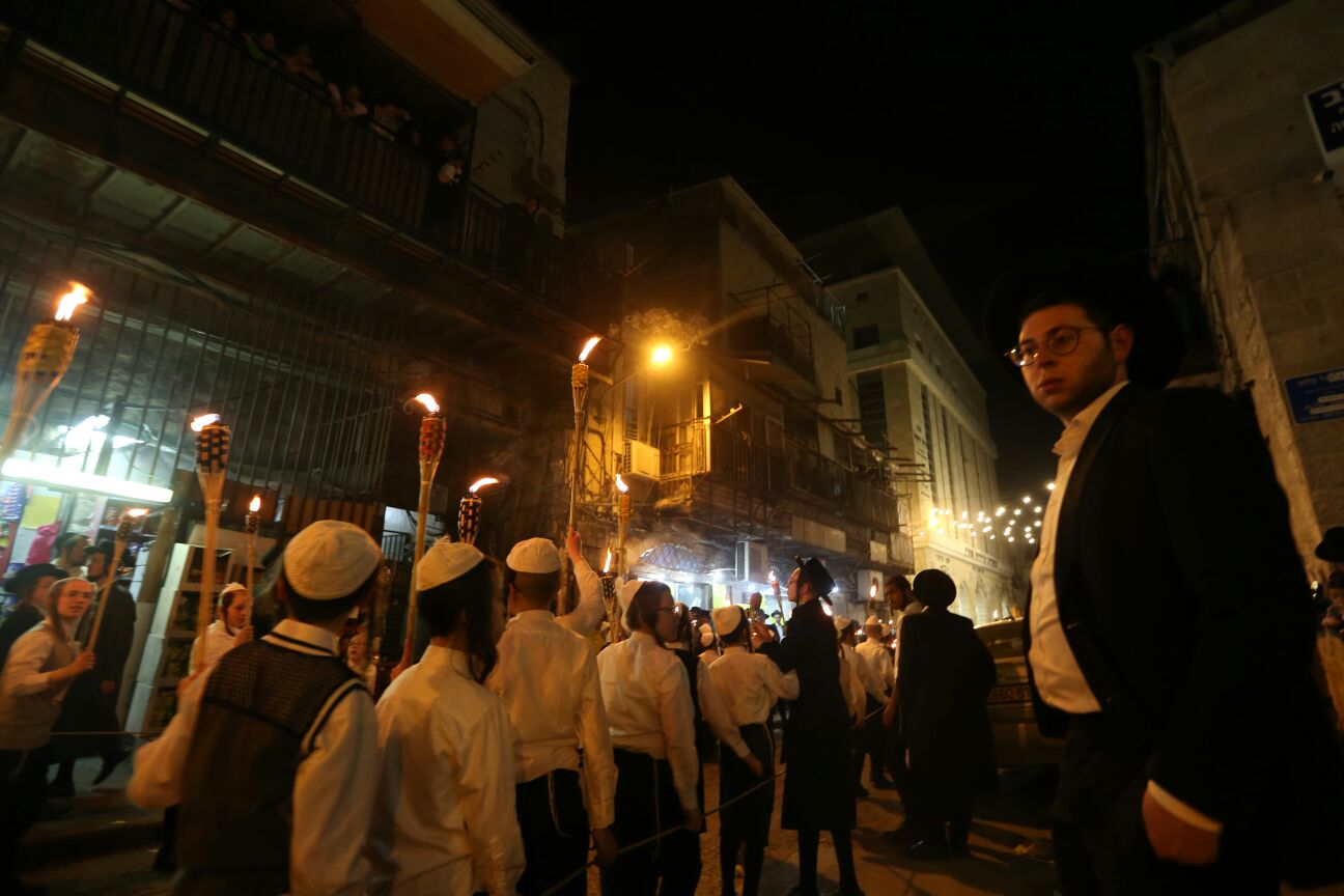 הכנסת ספר תורה בחסידות תולדות אהרון