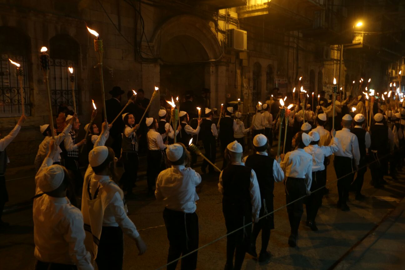 הכנסת ספר תורה בחסידות תולדות אהרון