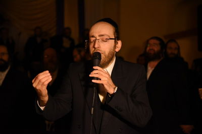 אהרל'ה סאמט השיק את אלבום הבכורה