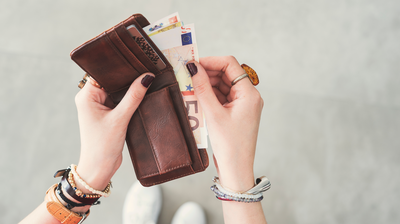 כסף לא מביא אושר, מה שעושים איתו - כן