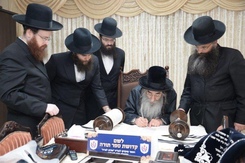 זק"א ת"א: הוכנס ס"ת השאלה למשפחות אבלות