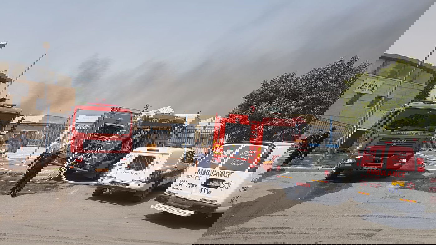 שריפת ענק בבית שמש; בית כנסת עלה בלהבות