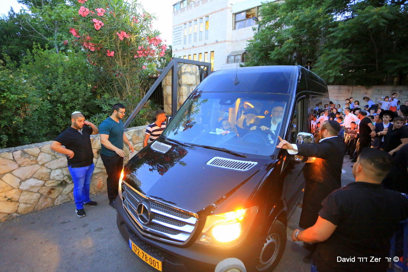 מסעו של שר התורה לירושלים • צפו בתיעוד