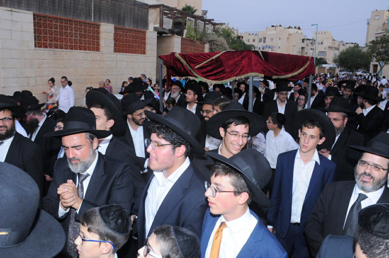 אלעד חגגה בהכנסת ס"ת לע"נ רחל אוחנה ע"ה • תיעוד