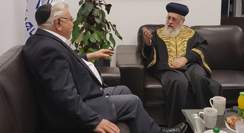 משה ניסים עם הראשל"צ הגר"י יוסף, ערב פסח