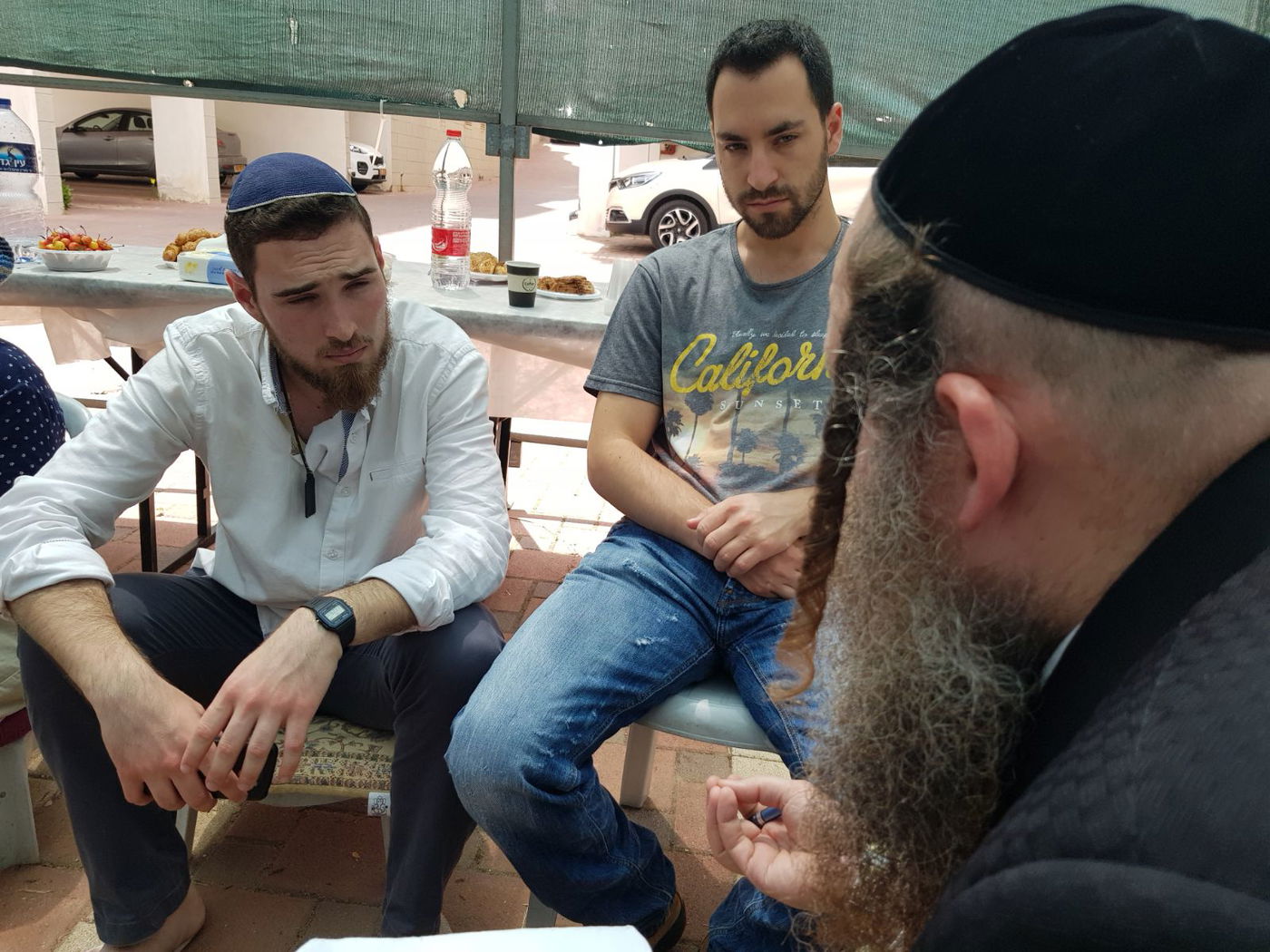 הומינר מנחם בבית המשפחה