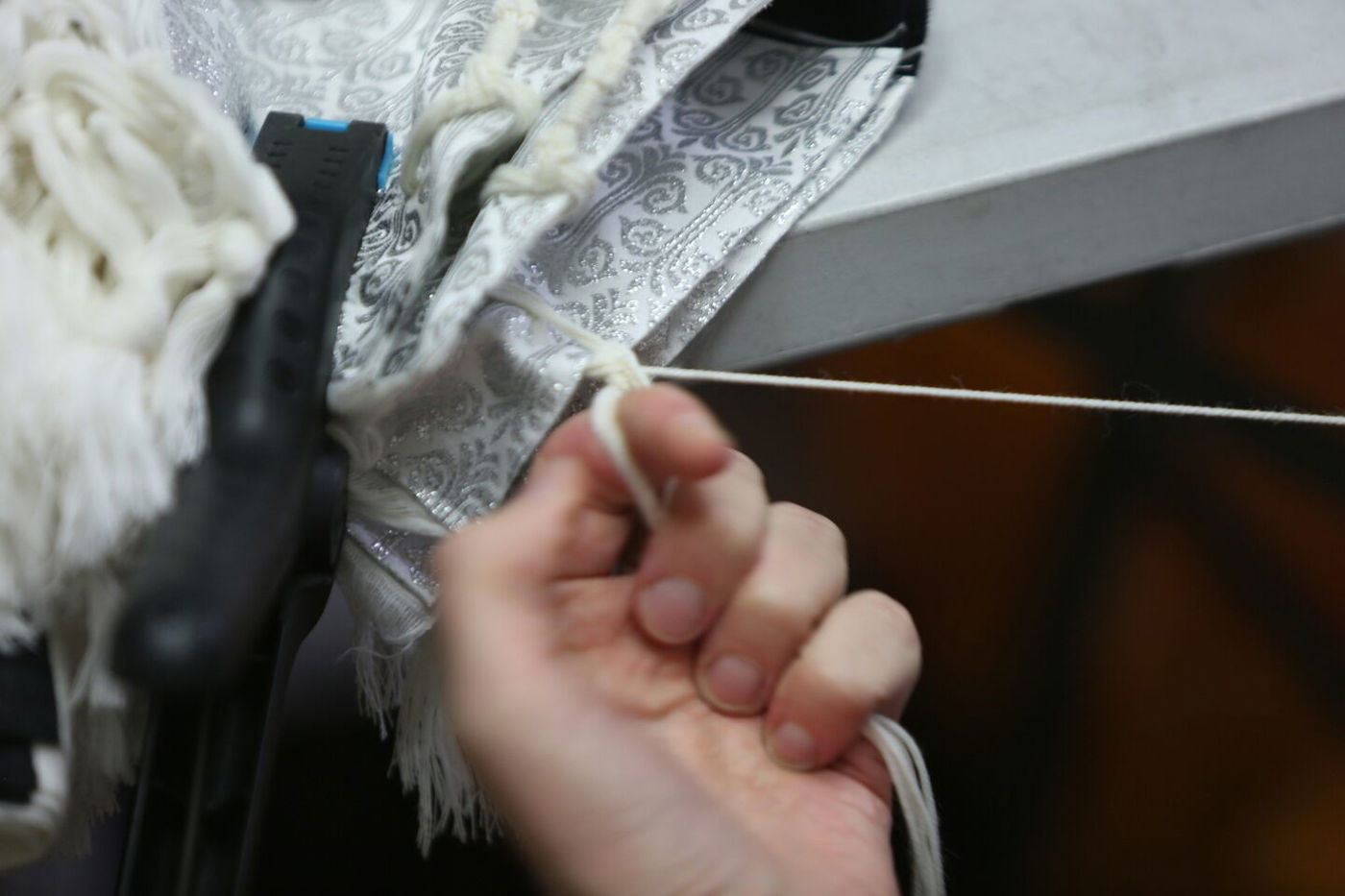 לשם מצווה: כך קושרים ציציות • תיעוד