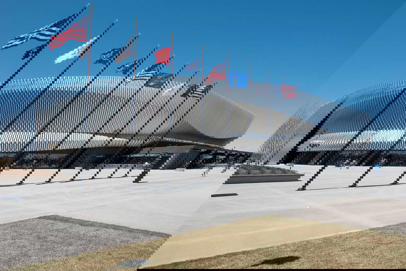 באיצטדיון ענק: סאטמר מציינת 70 שנות אבל