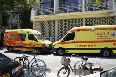 כוח האמבולנסים מוכפל.