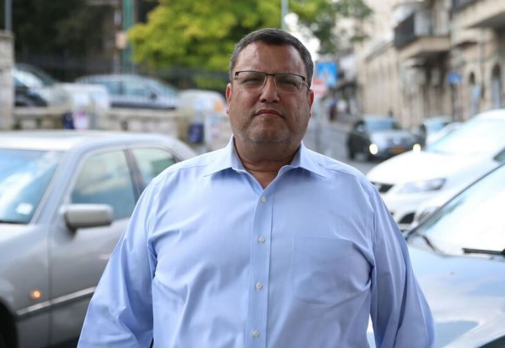 משה ליאון בכניסה לשכונת מאה שערים, היום