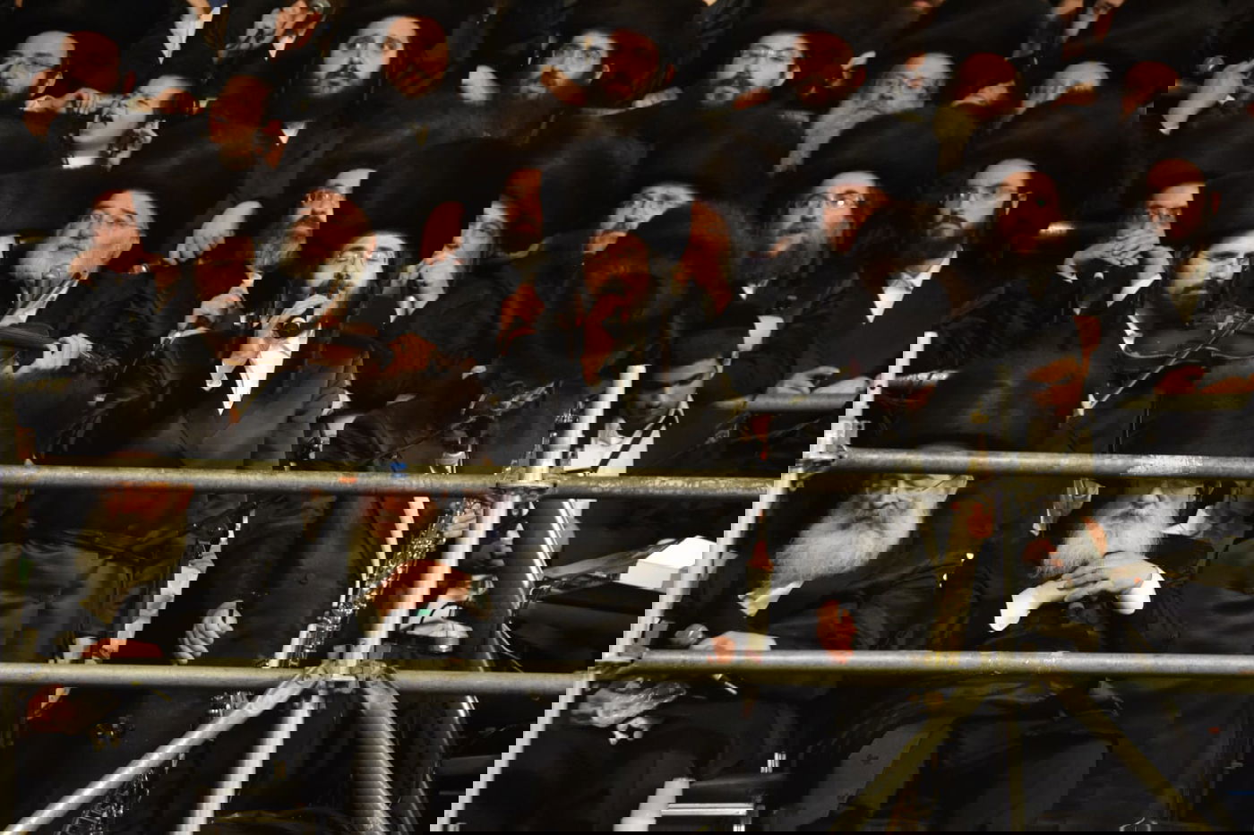 החזן וה'ספודיק' הגוראי בשמחת בעלזא • צפו