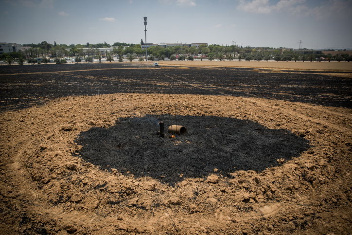 נאבקים באש:  כך נראה  טרור העפיפונים. צפו