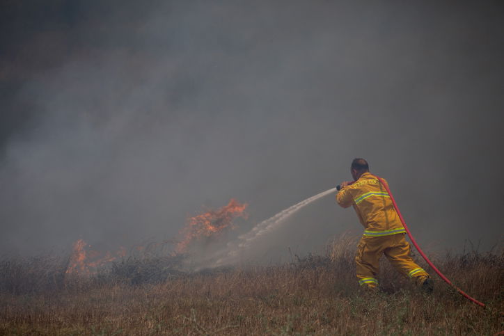 נאבקים באש:  כך נראה  טרור העפיפונים. צפו