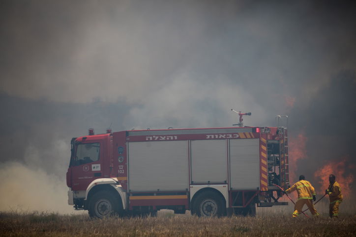 נאבקים באש:  כך נראה  טרור העפיפונים. צפו