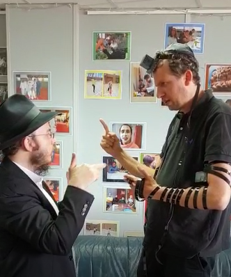 תיעוד מרגש: שמע ישראל בשפת הסימנים