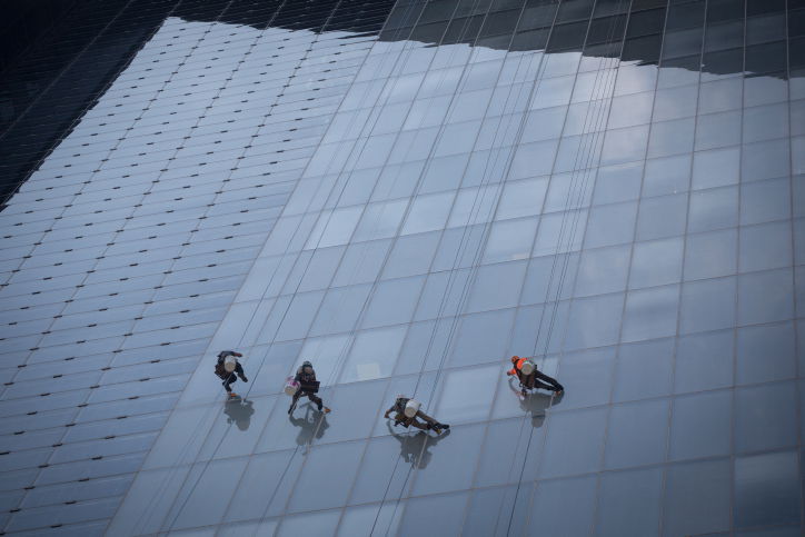 הולכים על הקיר או עפים באוויר? • גלריה