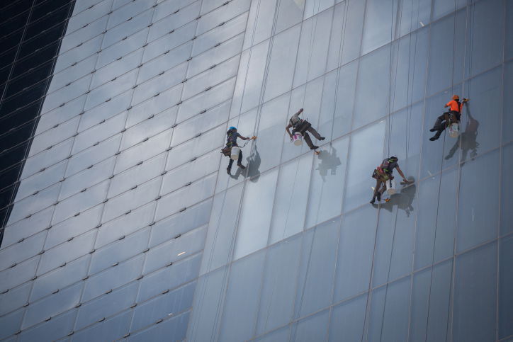 הולכים על הקיר או עפים באוויר? • גלריה