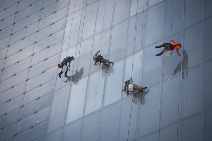הולכים על הקיר או עפים באוויר? • גלריה