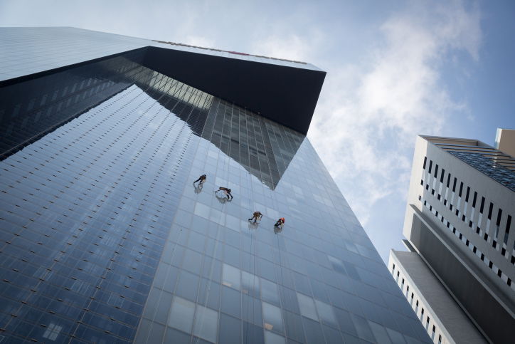 הולכים על הקיר או עפים באוויר? • גלריה