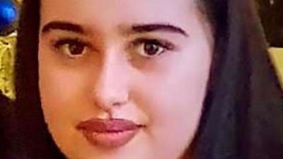 הילדה היהודייה שנרצחה, עם 'בורקה' לראשה