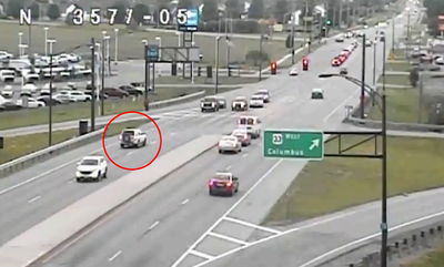 הנהג דהר לאורך 2 קילומטרים - ברוורס  • צפו