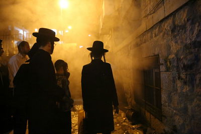 הדירה הבוערת