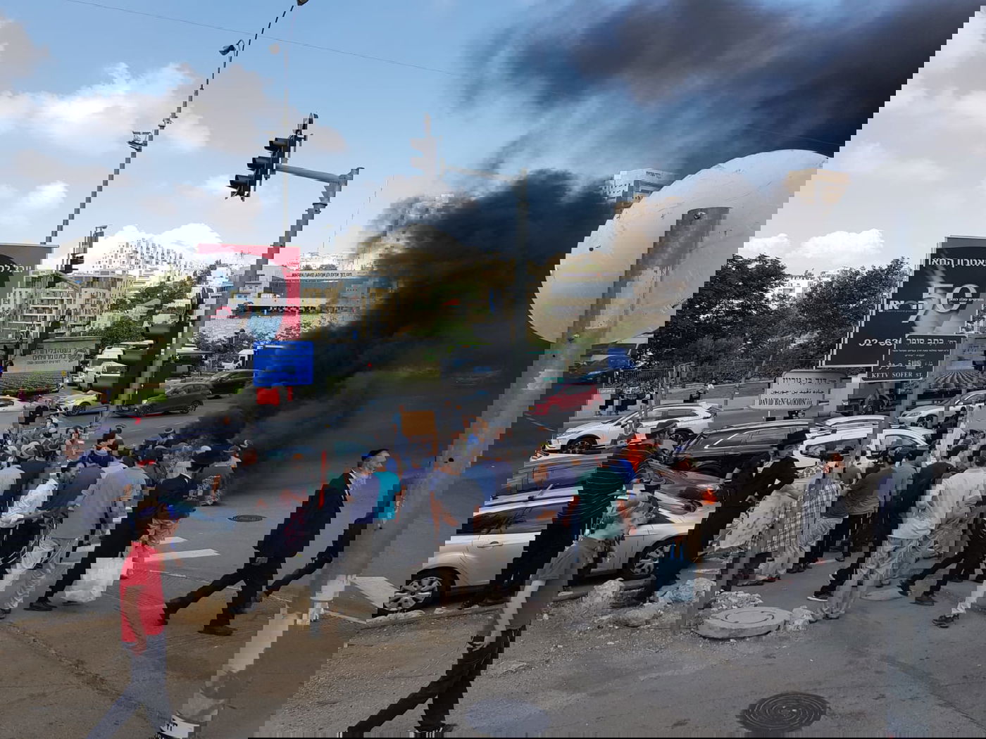 פעילי ימין חסמו את הכניסה לי-ם; 4 נעצרו