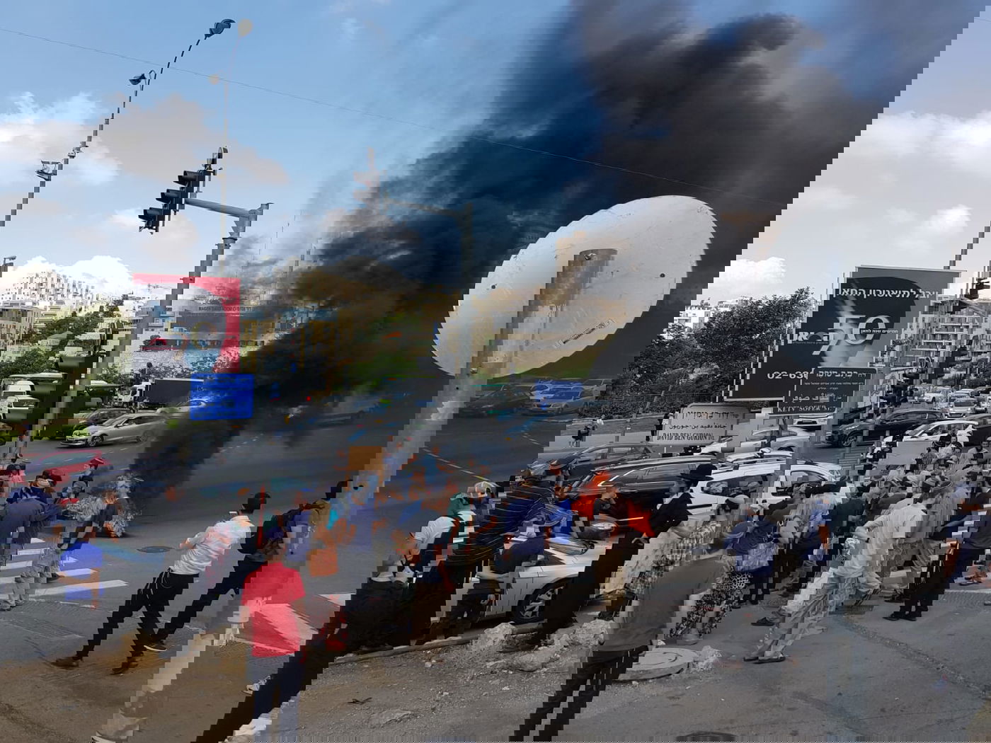 פעילי ימין חסמו את הכניסה לי-ם; 4 נעצרו