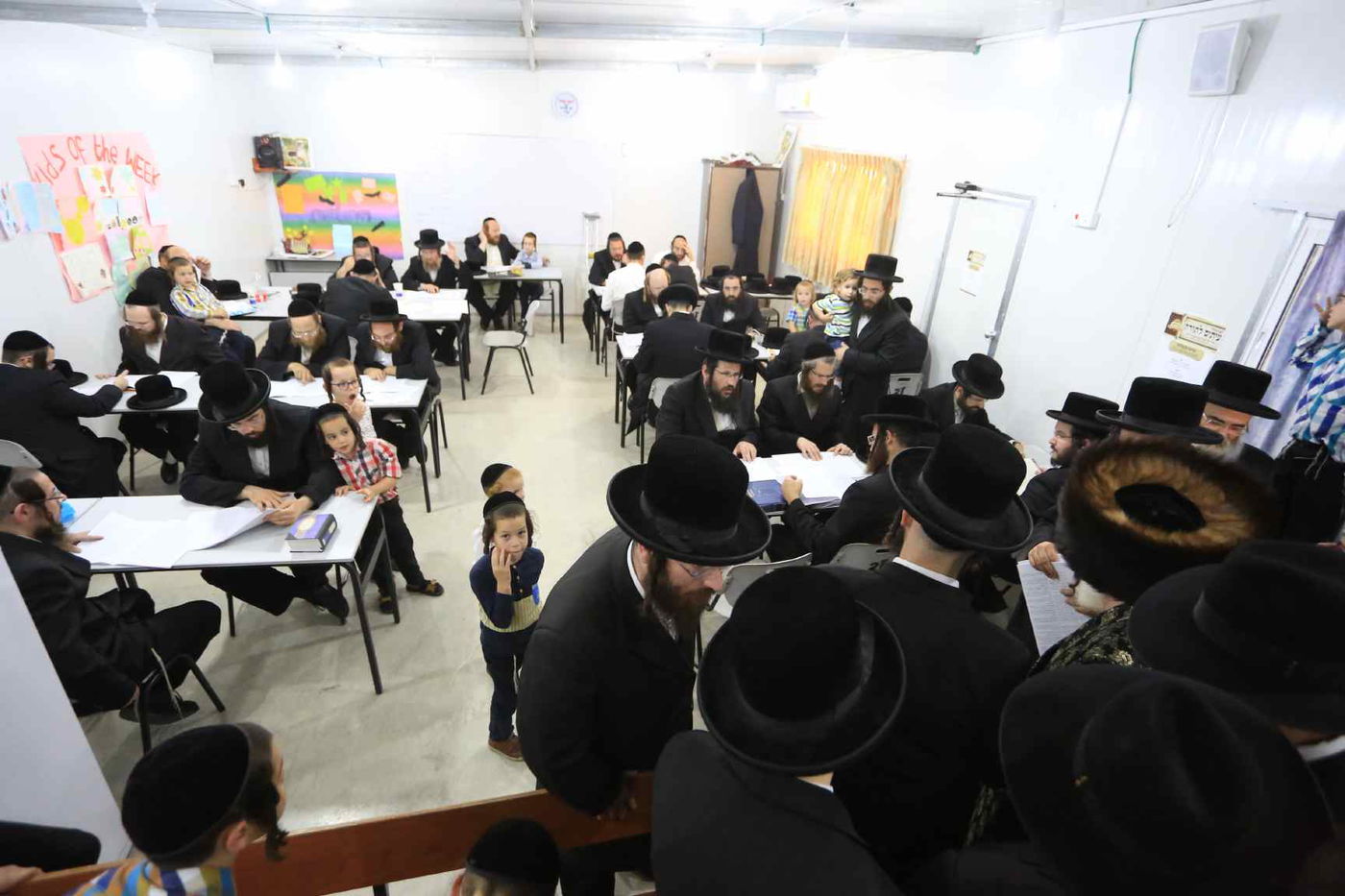 האדמו"ר מויז'ניץ חיזק את העובדים הלומדים