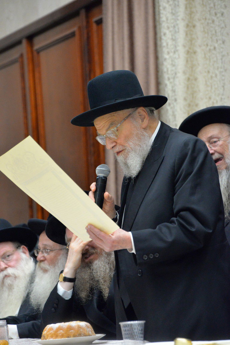 שמחת אירוסי בת האדמו"ר מסאדיגורא • צפו