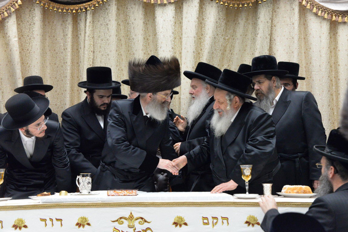 שמחת אירוסי בת האדמו"ר מסאדיגורא • צפו