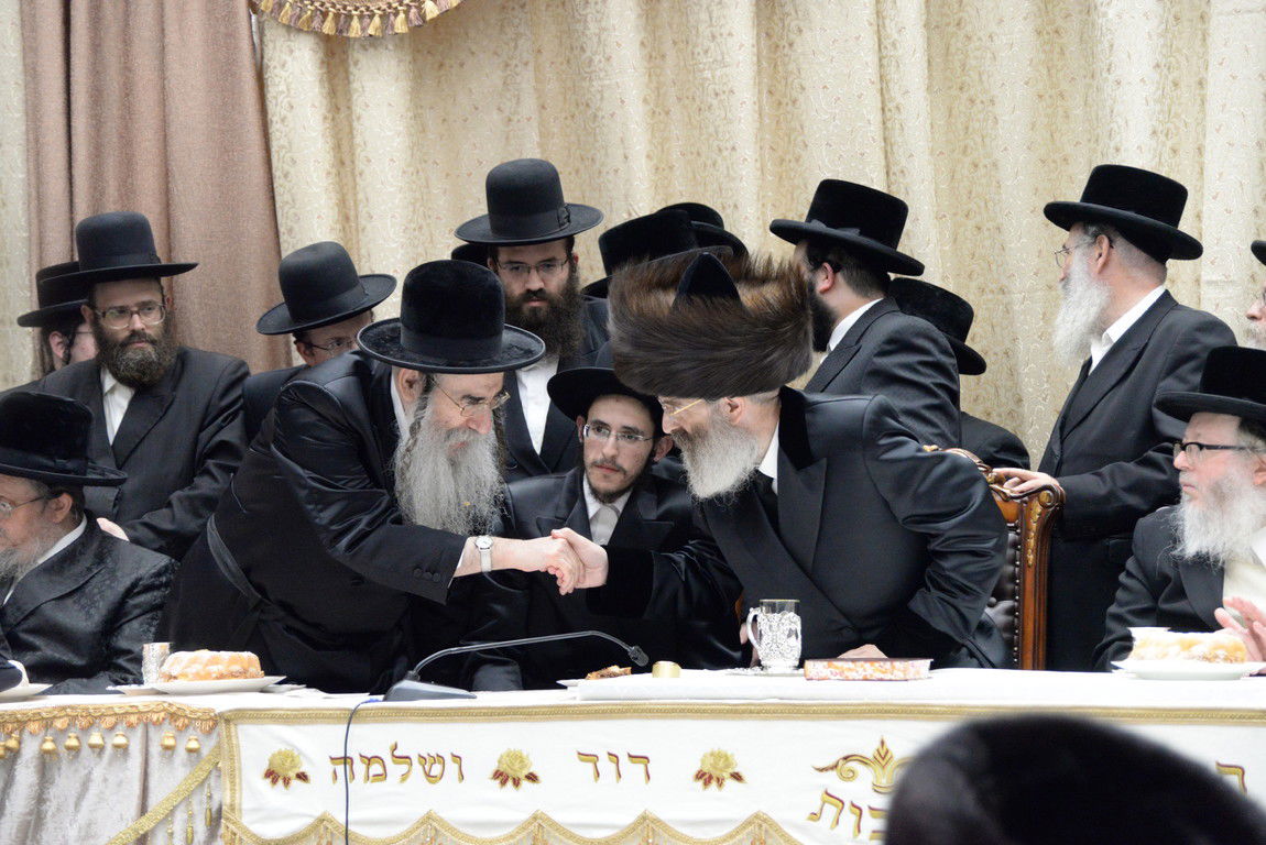 שמחת אירוסי בת האדמו"ר מסאדיגורא • צפו