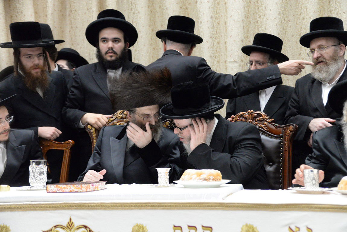 שמחת אירוסי בת האדמו"ר מסאדיגורא • צפו