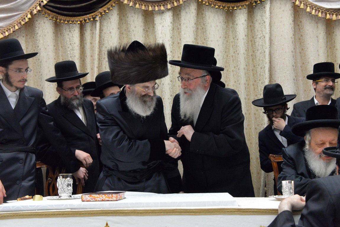 שמחת אירוסי בת האדמו"ר מסאדיגורא • צפו