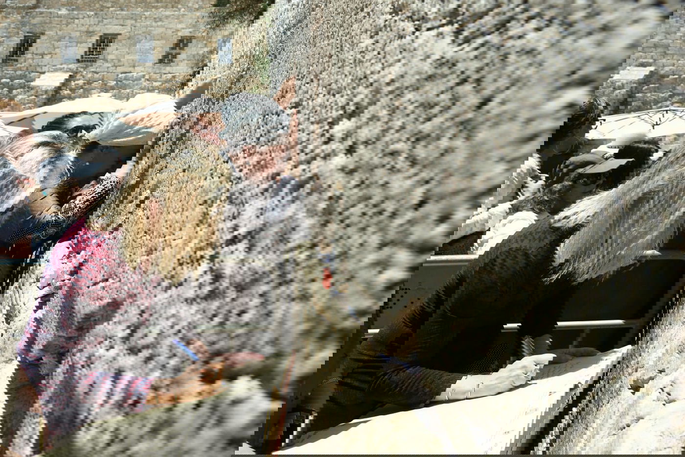 קירסטן נילסן ביקרה בכותל והודתה לאלוקים • צפו