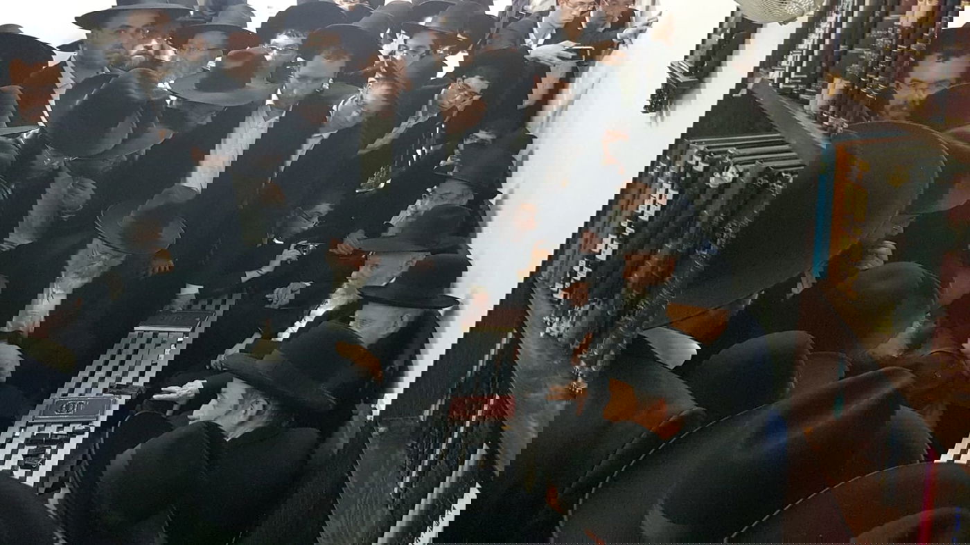 שר התורה ניחם את ראש הישיבה •  תיעוד