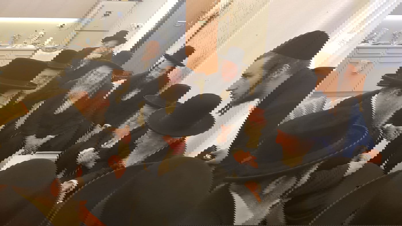 סגן השר ליצמן ניחם את מנכ"ל המרכז העולמי של חסידות גור