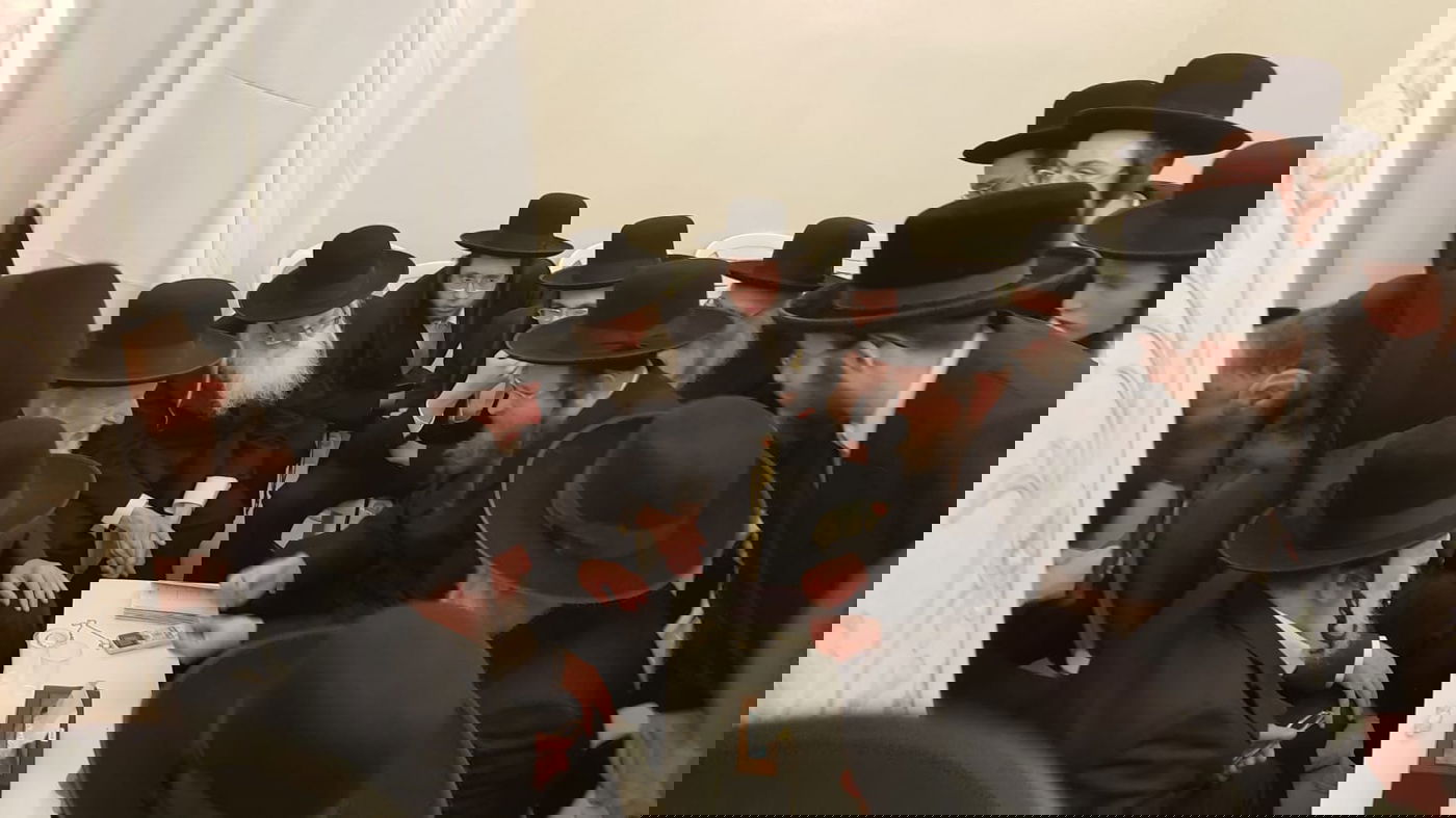 סגן השר ליצמן ניחם את מנכ"ל המרכז העולמי של חסידות גור