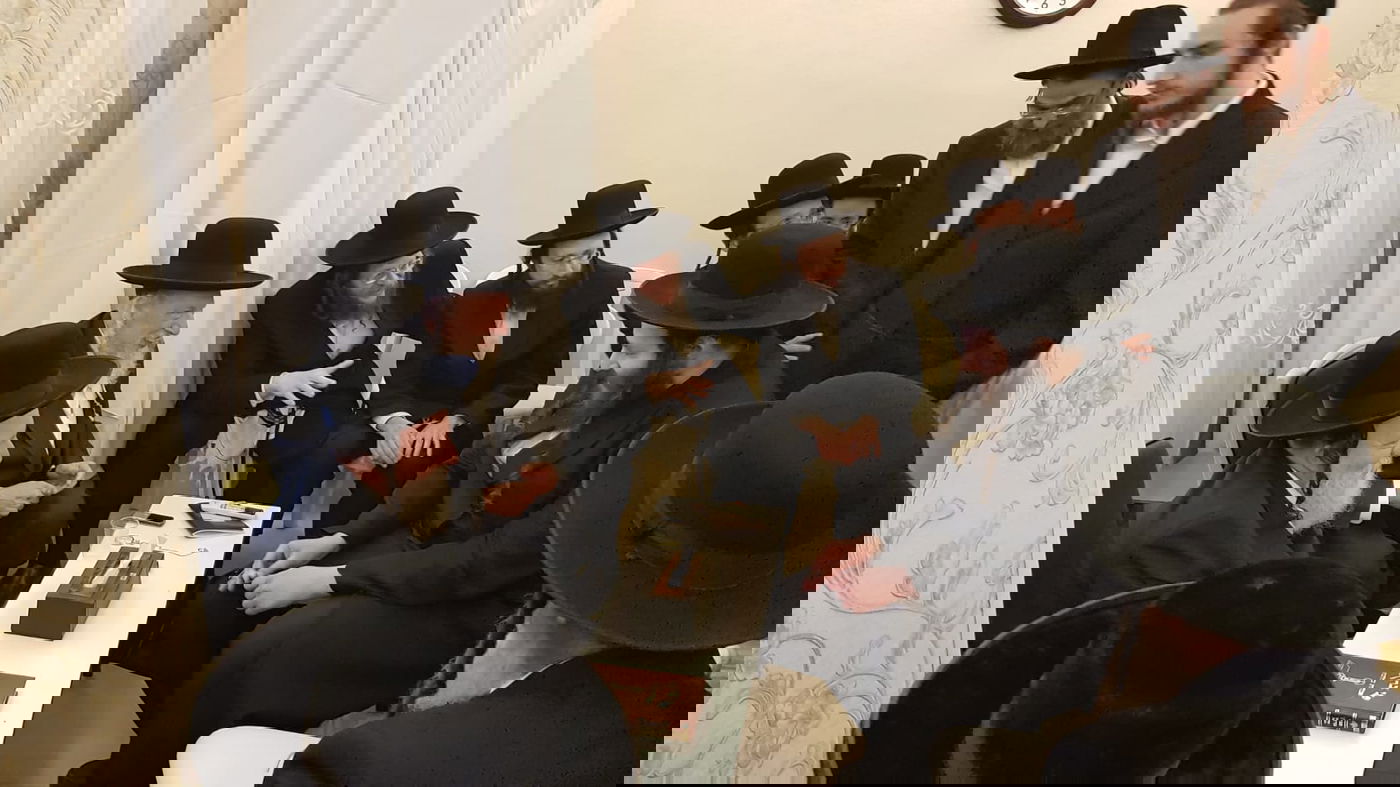 סגן השר ליצמן ניחם את מנכ"ל המרכז העולמי של חסידות גור