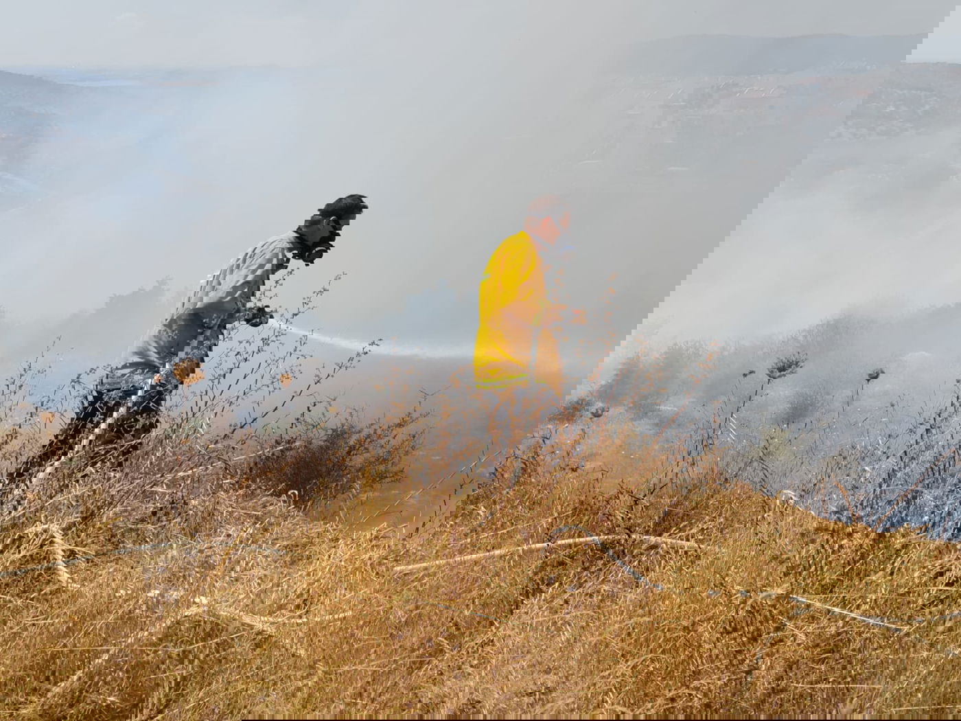 "הסתגרו בבתים": שריפה גדולה השתוללה סמוך לרמת בית שמש