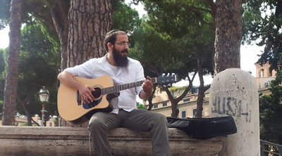 אוריאל כלב בסינגל חדש - "פרי זהוב"