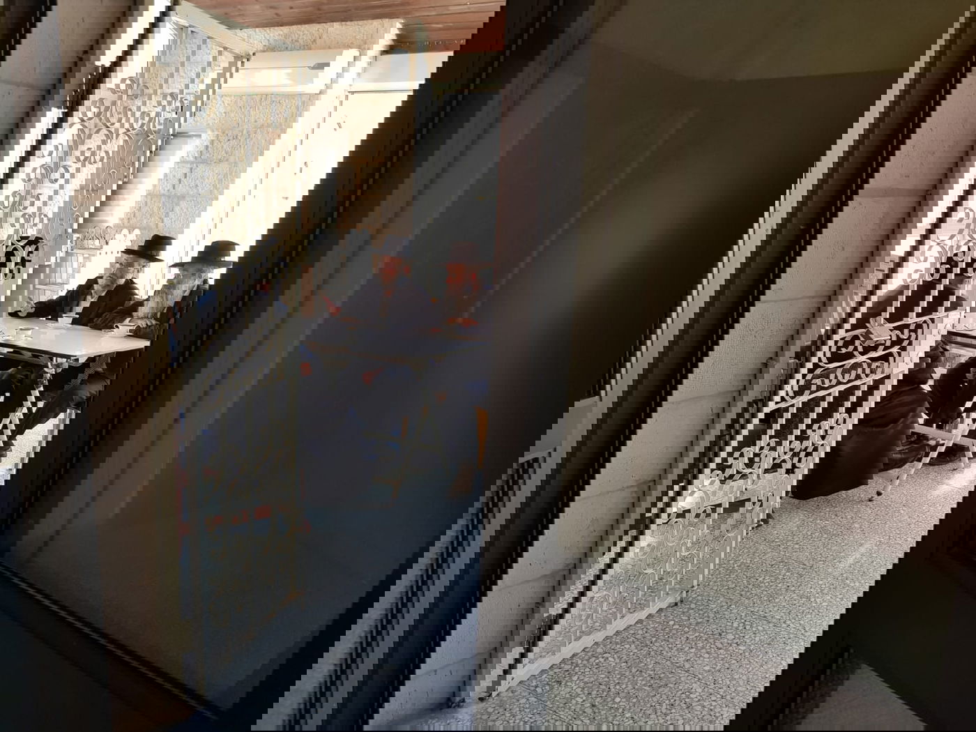 גפני ורובינשטיין אצל האדמו"ר מבעלזא, היום