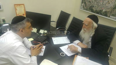 הרב אריה שכטר בלשכת אבי דיין, הבוקר