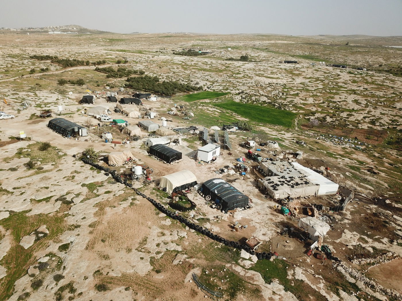 מבני המאחז בנוועג'אה