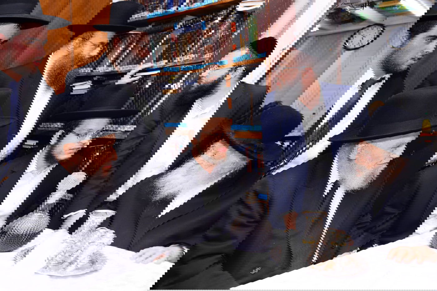 לצד מקורבים בלבד: נכד מרן הגר"ח קנייבסקי התארס