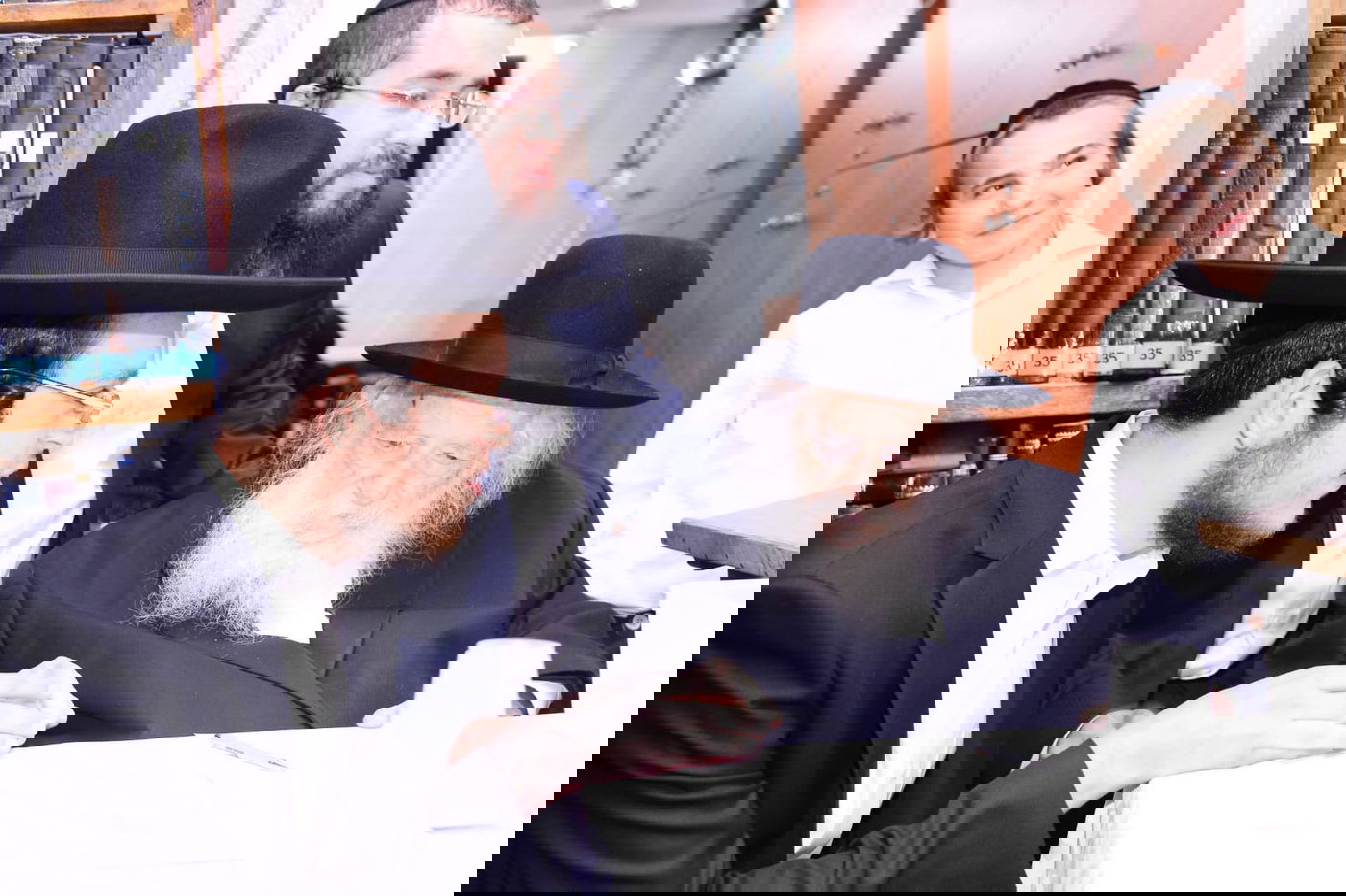 לצד מקורבים בלבד: נכד מרן הגר"ח קנייבסקי התארס